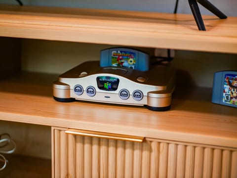 Level up your stay with some nostalgic fun! 🎮✨ Our Nintendo is stocked with classic games—perfect for a laid-back night or a friendly competition with your group.