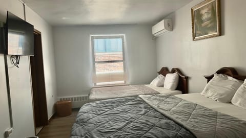 Basic Room | Desk, iron/ironing board, free WiFi, wheelchair access