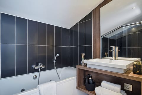 Suite Senior | Bathroom