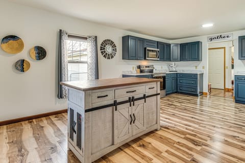 House (3 Bedrooms) | Interior