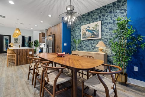 House 3 - Dining Area