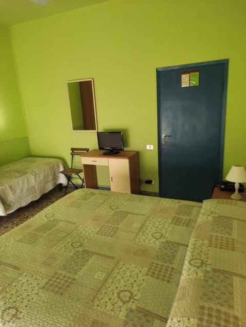 Basic Triple Room, Balcony, City View | Desk, free WiFi