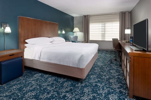Room, 1 King Bed | Premium bedding, pillowtop beds, in-room safe, individually furnished