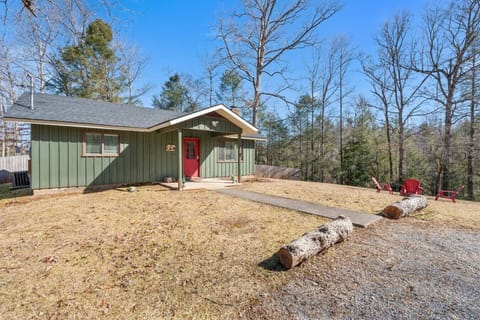 Welcome to Rocky Top Retreat. We are located less than 5 minutes from Rocky Top Sports World.