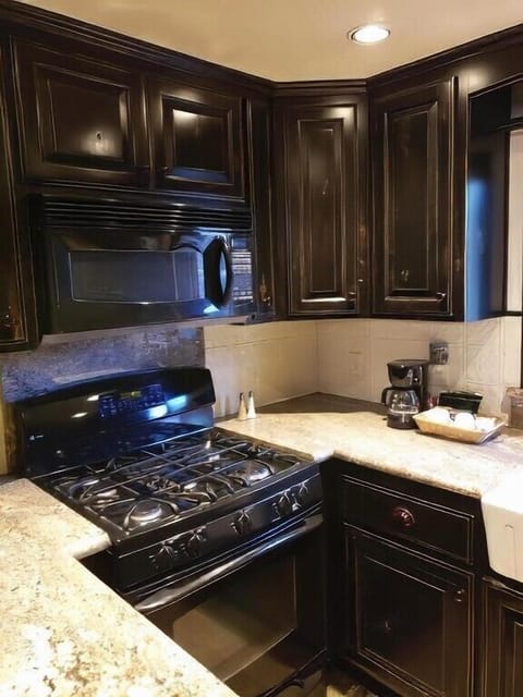 Family Quadruple Room, Non Smoking, Ground Floor | Private kitchen | Mini-fridge, microwave, paper towels