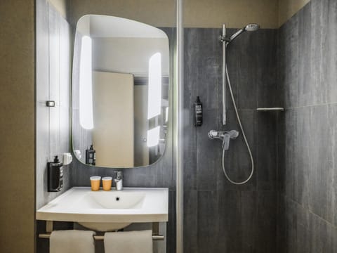 Standard Double Room, 1 Double Bed | Premium bedding, desk, soundproofing, free cribs/infant beds