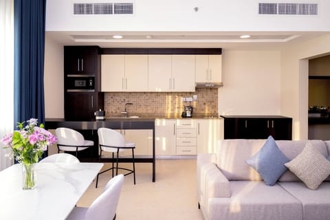 Room, 1 Bedroom, Sea View | Private kitchen | Fridge, microwave, cookware/dishes/utensils