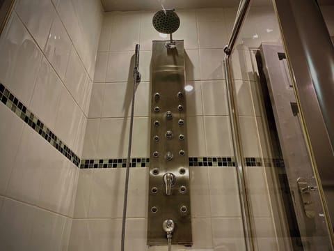 House | Bathroom | Separate tub and shower, deep soaking tub, hair dryer, towels