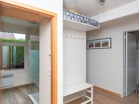 Flooring, Wall, Floor, Interior Design, Wood, Ceiling, Wood Flooring, Door, Lighting, Room