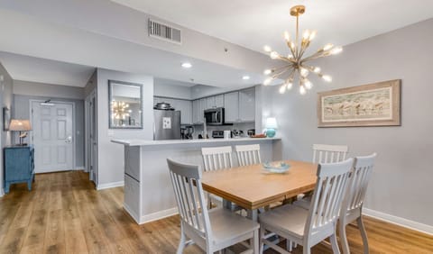 Kitchen - Dining Area - Seating for 6