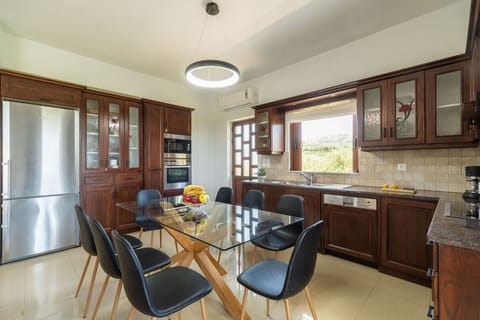 Dining Room, Kitchen