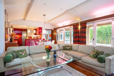 The Pool House Sitting Area - StayCotswold