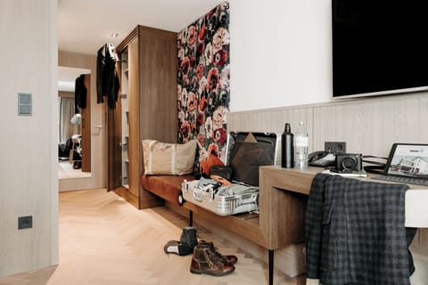 Basic Room, City View | In-room safe, desk, soundproofing, free WiFi