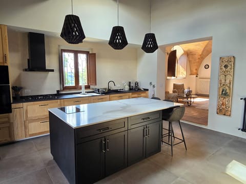 Kitchen (2 ovens/2 full size refrigerators