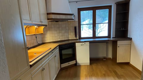 Apartment, 2 Bedrooms, Balcony, City View | Interior