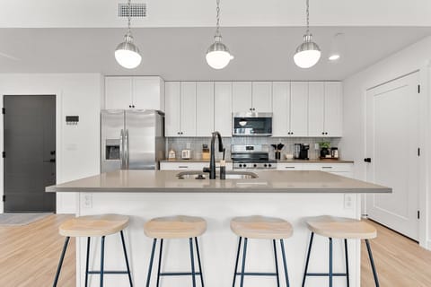 Condo, 2 Bedrooms | Private kitchen | Fridge, oven, coffee/tea maker, toaster