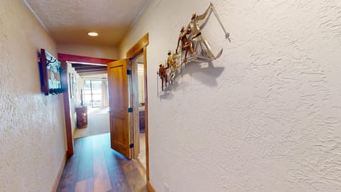 Entry with Gear Rack - Entry with Gear Rack