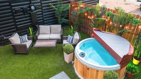 Hot tub only in Cabin R