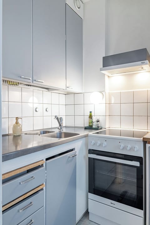 Comfort Studio, Balcony, City View | Private kitchen | Coffee/tea maker, electric kettle, toaster