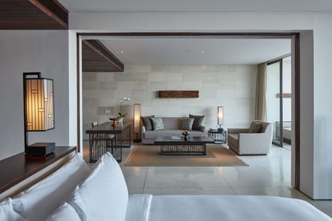 Suite (Seminyak) | Premium bedding, minibar, in-room safe, blackout drapes