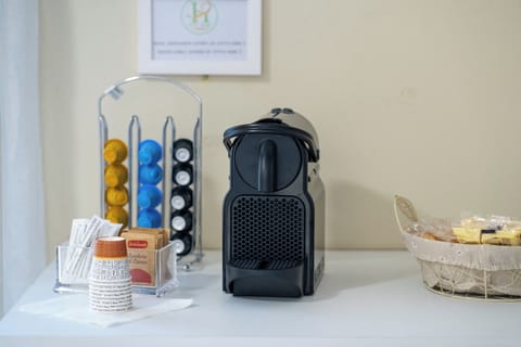 Comfort Room | In-room dining