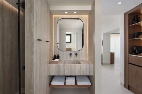 One Bedroom Suite With Private Pool & Sea View | Bathroom | Shower, free toiletries, hair dryer, bathrobes