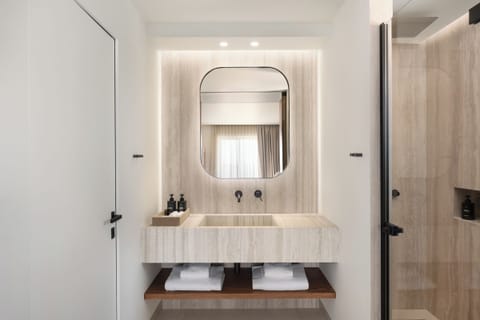 Shower, free toiletries, hair dryer, bathrobes