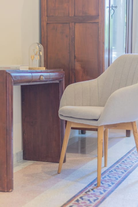 Comfort Room, Lake View | Iron/ironing board, free WiFi