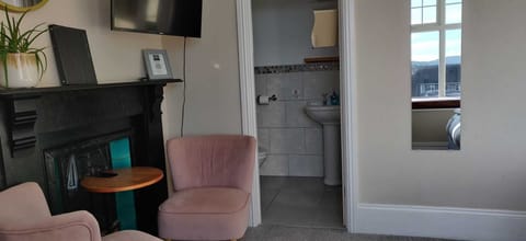 Superior Double Room, Private Bathroom, City View | Individually decorated, individually furnished, laptop workspace