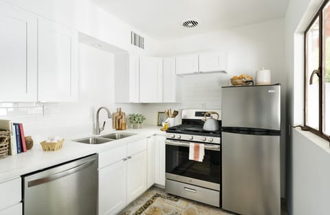 Full Kitchen 2 - Casita