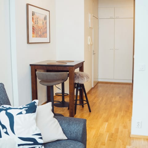 Apartment, 1 Bedroom, Accessible, Balcony | Living room | Books