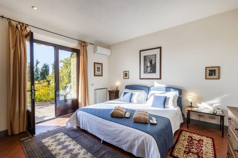 Premium Suite, Manor House Terrace | Premium bedding, down comforters, minibar, in-room safe