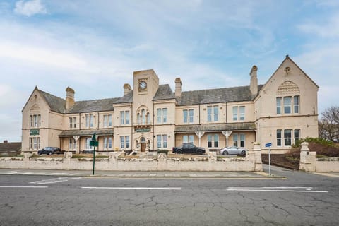 The Coach House, Apartment 2, Saltburn-by-the-Sea - Host & Stay