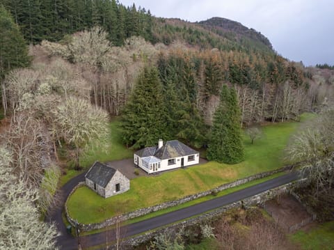 Grass, House, Cottage, Landscape, Home, Shrub, Roof, Highland, Rural Area, Land Lot