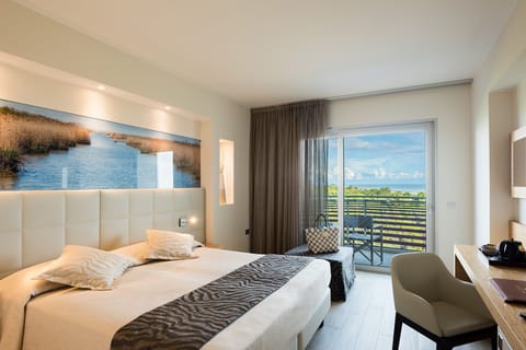 Double or Twin Room | Premium bedding, minibar, in-room safe, desk