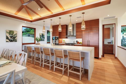 Create culinary delights in this spacious open-concept kitchen with top-tier finishes.