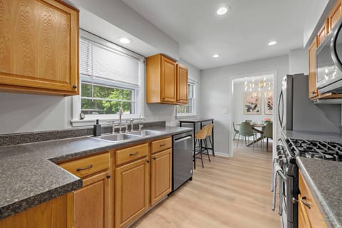 2de543f4 c8b7 42a7 b441 1be14f826b80