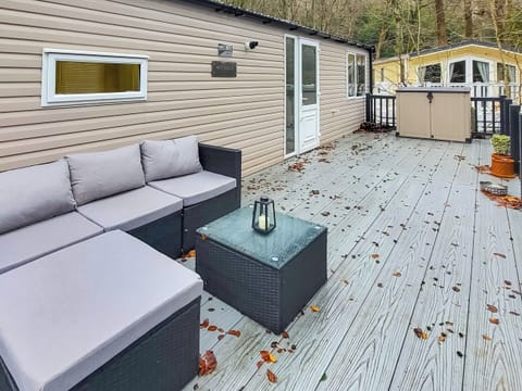 Decking | Brook Retreat, Tremadog