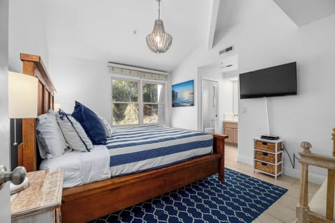 Primary Bedroom - King bed