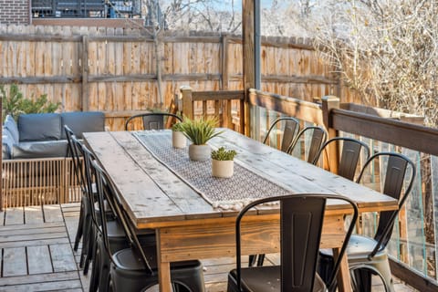 Extra large outdoor dining area, perfect for those spectactular Colorado nights!