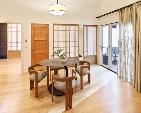 Grand Suite, Hill View | Living area | 48-inch Smart TV with digital channels