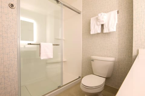 Standard Room | Bathroom | Free toiletries, hair dryer, towels, soap