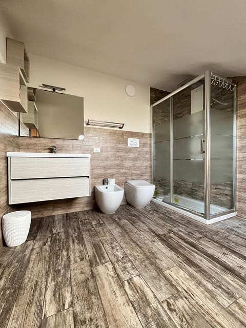 Deluxe Triple Room, City View | Bathroom | Shower, hair dryer, towels, soap