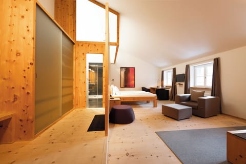 Comfort Double Room, Mountain View | In-room safe, desk, iron/ironing board, free WiFi