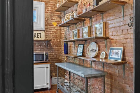 Blending elegance and style for a welcoming and aesthetically pleasing atmosphere.