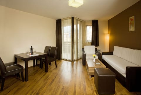 Standard Apartment, 2 Bedrooms (Free Sauna, Steam Bath, Fitness) | Desk, free WiFi