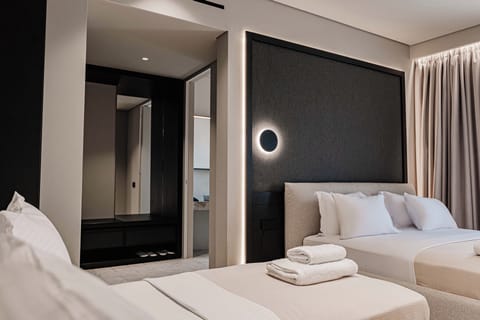 Triple Room with Balcony | 1 bedroom, bed sheets
