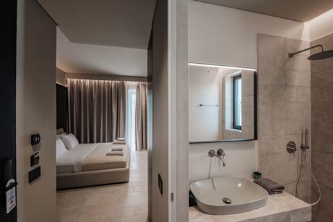 Superior Double Room | 1 bedroom, bed sheets