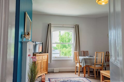 Cannon Apartment, Worcester - Host & Stay