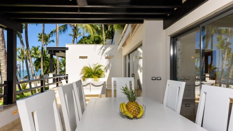 Penthouse, 3 Bedrooms, Jetted Tub, Pool View  - Breakfast Included in first 7 nights | Balcony